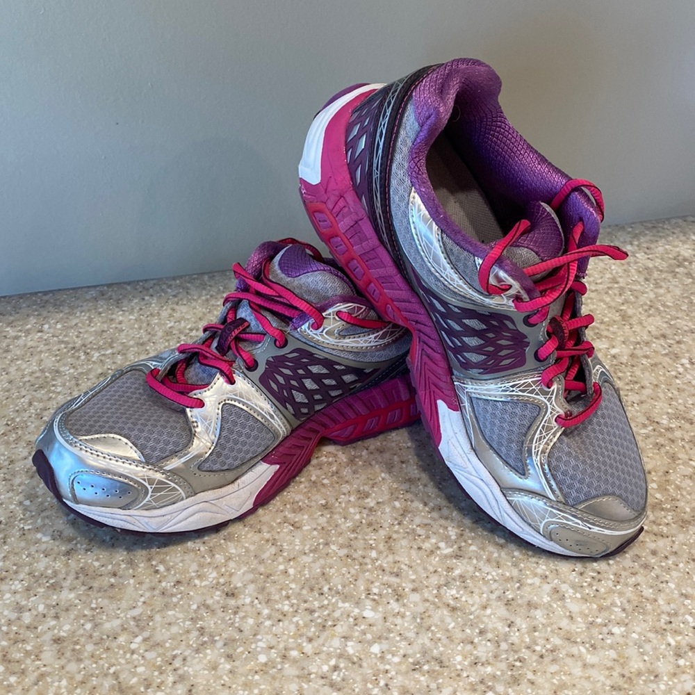 New Balance 1340 v2 Athletic Running Shoes Grey Purple Womens Size 9 Wide